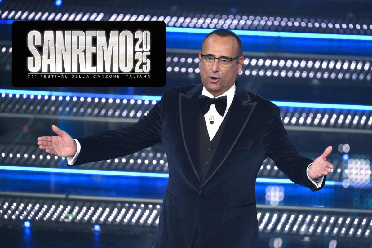 Carlo Conti e logo Sanremo 2025