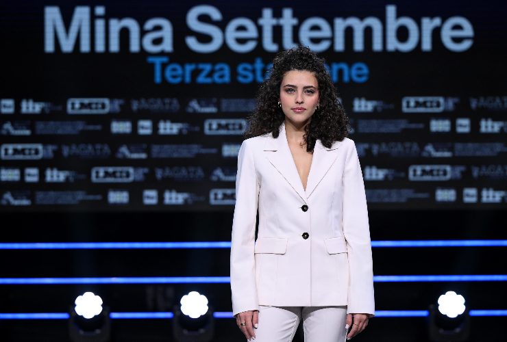 chiara russo posa per mina settembre